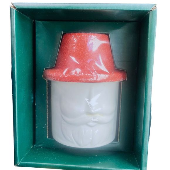 PADDYWAX Mr. Kringle, Persona Collection Scented Candle, 4-Ounce, (Balsam + Fir) - Picture 4 of 9